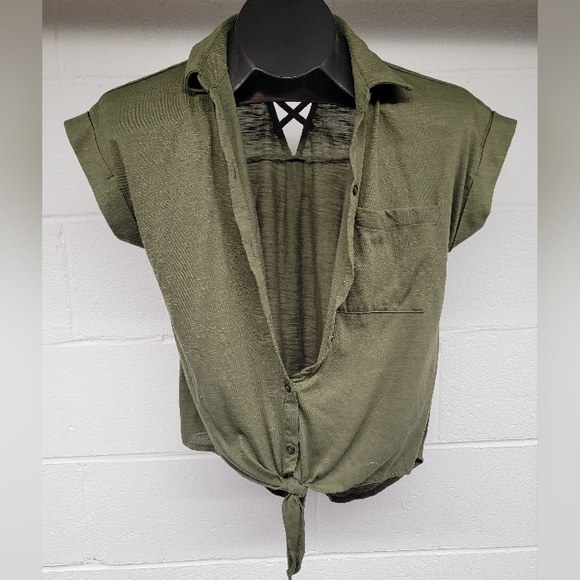No Boundries Tops - No Boundaries Green Front Tie Button Up Lace Up Back Flowy Shirt Small NWOT